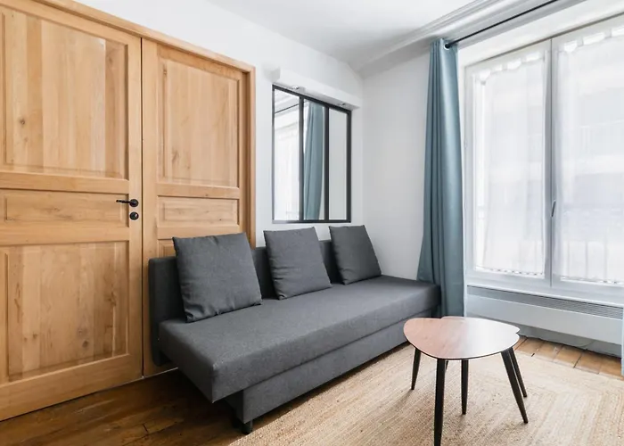 2 Pieces Confortable Metro Duroc - 6 -4p Paris